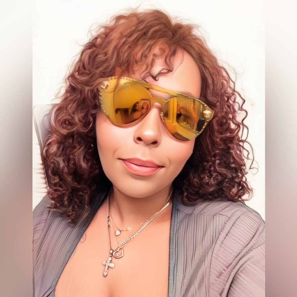 Meet your Posher, Ivory